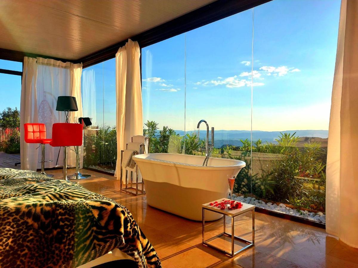 Ddg Retreat Hotel Casares Bagian luar foto