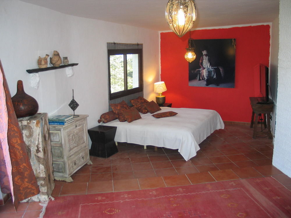 Ddg Retreat Hotel Casares Bagian luar foto