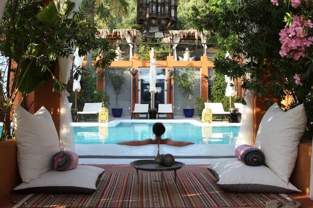 Ddg Retreat Hotel Casares Bagian luar foto